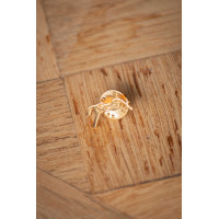 Pin's Pénélope Abbie Doré Pin's Pénélope Abbie Doré