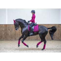 Tapis LeMieux Loire Classic Dressage Square Mûre Bordeaux Tapis LeMieux Loire Classic Dressage Square Mûre Bordeaux