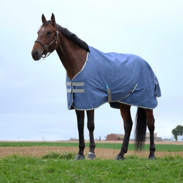 Couverture Equithème Tyrex 600D recyclée Bleu marine Couverture Equithème Tyrex 600D recyclée Bleu marine