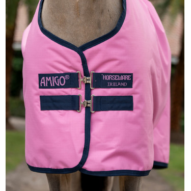 Couverture Horseware Amigo Ripstop 900D Plus Poney Turnout 100g Rose / rose / marine Couverture Horseware Amigo Ripstop 900D Plus Poney Turnout 100g Rose / rose / marine