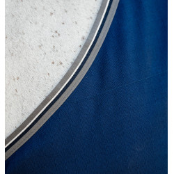 Couverture de box Horseware Rambo doublure microfibre Marine / orage / gris argent Bleu marine Couverture de box Horseware Rambo doublure microfibre Marine / orage / gris argent Bleu marine