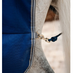 Couverture de box Horseware Rambo doublure microfibre Marine / orage / gris argent Bleu marine Couverture de box Horseware Rambo doublure microfibre Marine / orage / gris argent Bleu marine