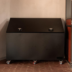 Bac à aliments en aluminium Grooming Deluxe by Kentucky sur roues Noir