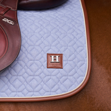 Tapis de selle HV Polo Luxi Dressage Powder blue Bleu Tapis de selle HV Polo Luxi Dressage Powder blue Bleu