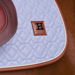 Tapis de selle HV Polo Luxi Dressage Powder blue Bleu Tapis de selle HV Polo Luxi Dressage Powder blue Bleu