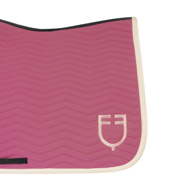 Tapis de dressage Equestro matelassé Wave en tissu technique Rose château / blanc antique Tapis de dressage Equestro matelassé Wave en tissu technique Rose château / blanc antique