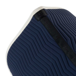 Tapis de dressage Equestro matelassé Wave en tissu technique Marine blazer / blanc antique Bleu marine Tapis de dressage Equestro matelassé Wave en tissu technique Marine blazer / blanc antique Bleu marine