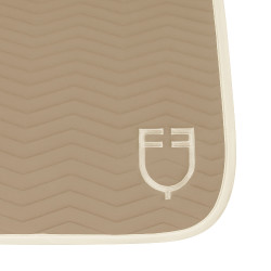 Tapis de dressage Equestro matelassé Wave en tissu technique Oxford tan / blanc antique Tapis de dressage Equestro matelassé Wave en tissu technique Oxford tan / blanc antique