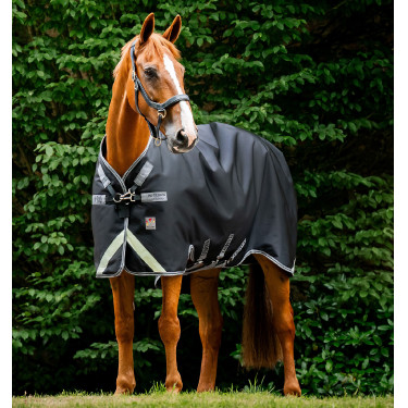 Couverture Horseware Rambo 1680D Turnout 450g VL Noir / orage / gris argent Couverture Horseware Rambo 1680D Turnout 450g VL Noir / orage / gris argent