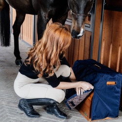 Housse de protection pour boite de pansage Show Grooming Deluxe by Kentucky Bleu marine Housse de protection pour boite de pansage Show Grooming Deluxe by Kentucky Bleu marine