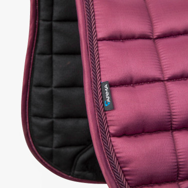 Tapis de selle de dressage Eltar Satin Shires Arma Noir cerise Tapis de selle de dressage Eltar Satin Shires Arma Noir cerise