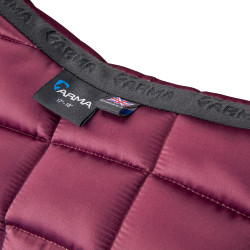 Tapis de selle d'obstacle Eltar Satin Shires Arma Noir cerise