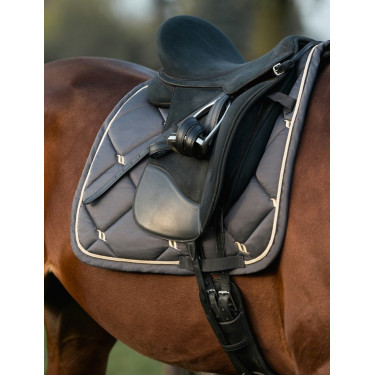Tapis de Selle Dressage Night Collection Back On Track Tapis de Selle Dressage Night Collection Back On Track