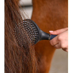 Brosse équitation Waldhausen à longs poils et poignée gel