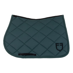 Tapis de selle de saut avec matelassage en losanges et logo brodé Equestro Vert sapin / noir Tapis de selle de saut avec matelassage en losanges et logo brodé Equestro Vert sapin / noir