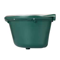 Mangeoire d’angle avec bord métallique et deux supports muraux Capacité 16 litres AmaHorse Vert