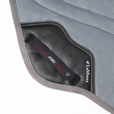 Tapis de selle LeMieux Ultra Mesh Close Contact Square Tapis de selle LeMieux Ultra Mesh Close Contact Square