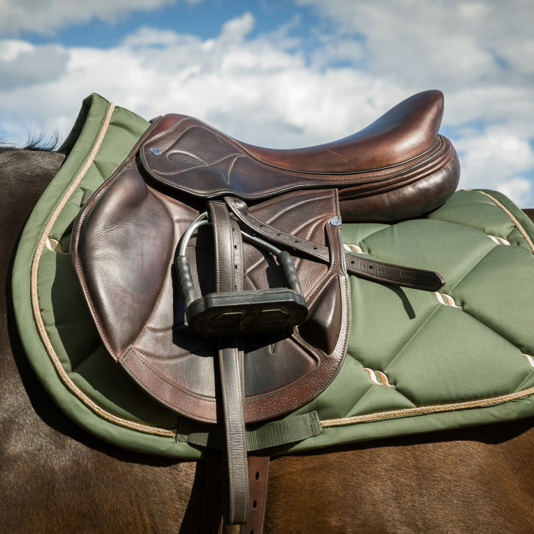 Tapis de Selle Dressage Night Collection Back On Track Tapis de Selle Dressage Night Collection Back On Track