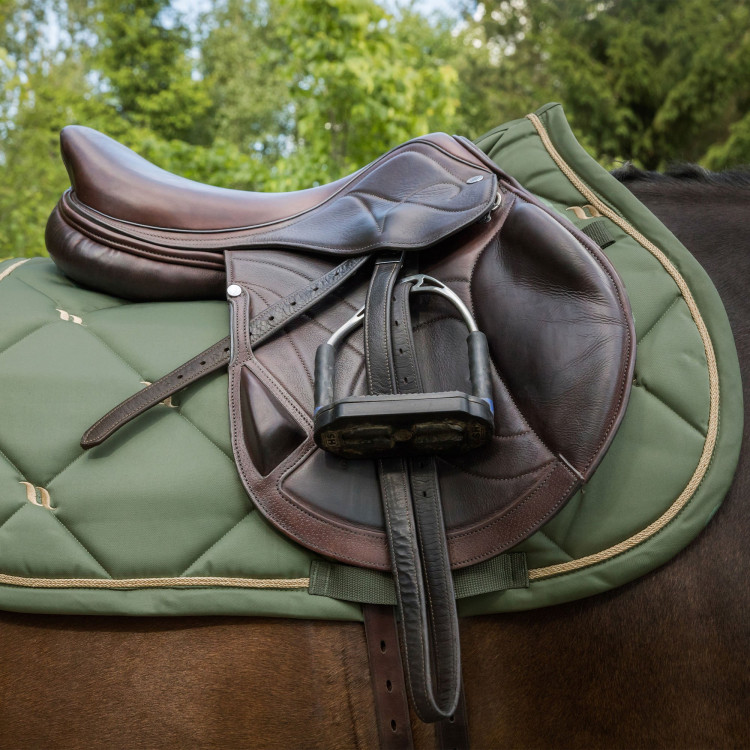 Tapis de Selle Dressage Night Collection Back On Track Tapis de Selle Dressage Night Collection Back On Track