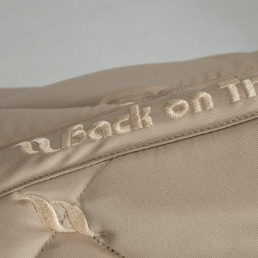 Tapis de Selle Dressage Night Collection Back On Track Tapis de Selle Dressage Night Collection Back On Track