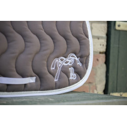 Tapis de selle Pénélope Classique Taupe / blanc Marron Tapis de selle Pénélope Classique Taupe / blanc Marron