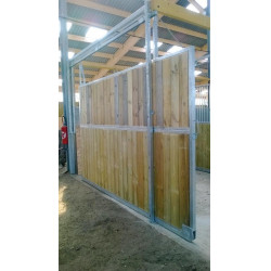 Séparation de box coulissante plein bois 4 m La Gée Séparation de box coulissante plein bois 4 m La Gée