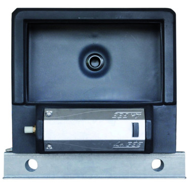Abreuvoir Polybac 25 M simple avec rebord intérieur et support de fixation La Gée Abreuvoir Polybac 25 M simple avec rebord intérieur et support de fixation La Gée