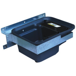 Abreuvoir Polybac 30 M simple avec rebord à cordon et support de fixation La Gée Abreuvoir Polybac 30 M simple avec rebord à cordon et support de fixation La Gée