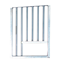 Fenêtre fixe barreaudée avec passage de nourriture La Gée Fenêtre fixe barreaudée avec passage de nourriture La Gée