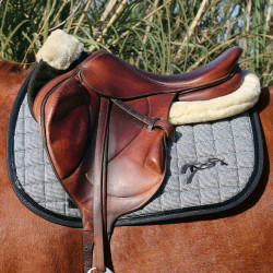 Tapis de selle Pénélope Classique Pied de poule Multi-couleurs Tapis de selle Pénélope Classique Pied de poule Multi-couleurs