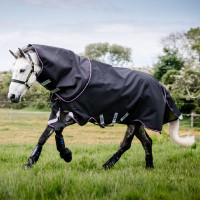Couverture Horseware Rambo Supreme 1680D Turnout 0g Marine / bordeaux Bleu Couverture Horseware Rambo Supreme 1680D Turnout 0g Marine / bordeaux Bleu